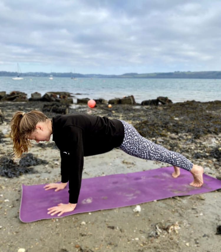 yoga truoc khi chay plank