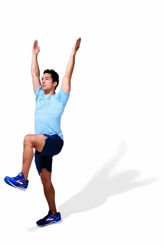 Crescent lunge knee up - Tầm quan trọng của Cơ Gập Hông đối với Runner