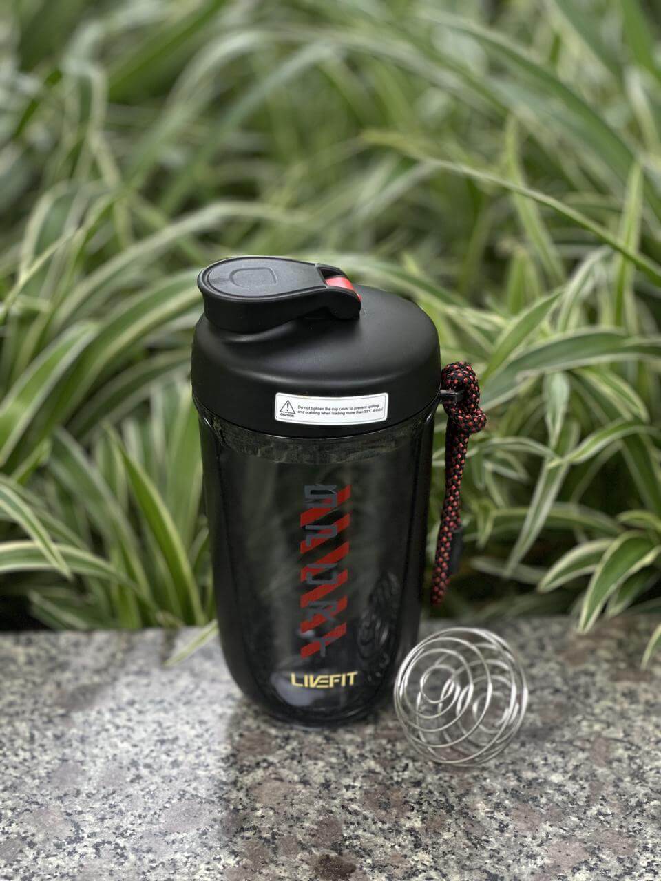 Vô tình được anh bạn gymer giới thiệu bình lắc LiveFit Shaker Tritan và giờ mình mang theo nó đi tập mỗi buổi tập