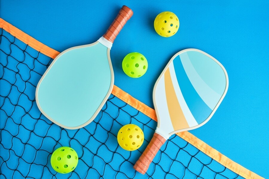 Bóng Pickleball làm bằng gì? Không phải loại nào cũng giống nhau, đọc ngay kẻo mua nhầm!
