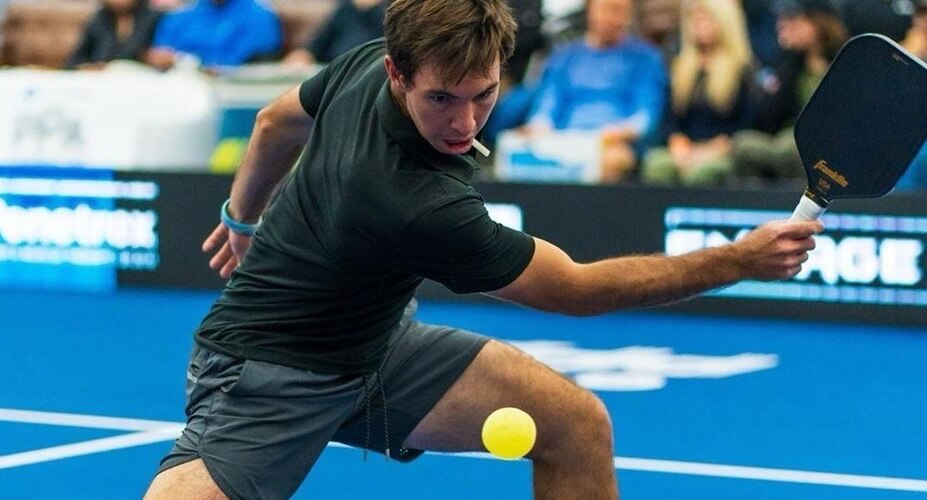 Hướng dẫn cách đánh bóng xoáy Pickleball và thời điểm vàng để sử dụng