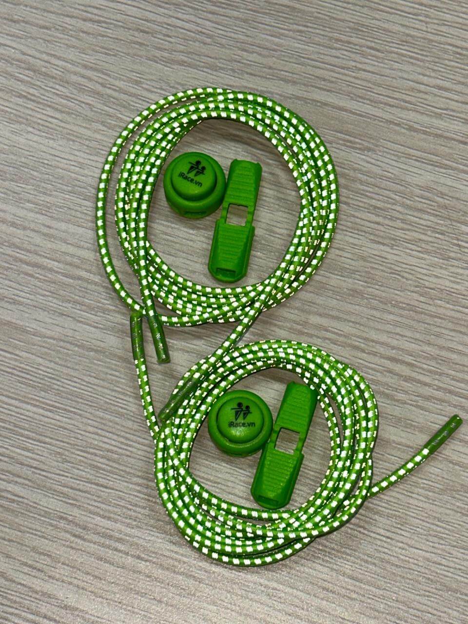 Mình đã thử dây giày thông minh LiveFit Lock Laces và giờ thì không muốn quay lại dây kiểu cũ nữa