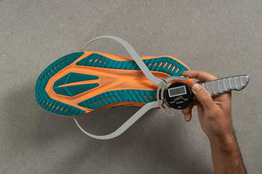 Review ASICS Novablast 5: Êm ái trong từng bước chạy!