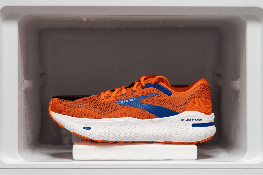 Đánh giá Brooks Ghost Max: Ổn định bất ngờ trong một đôi giày siêu đệm