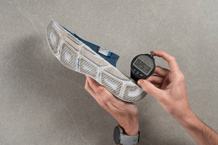 Review Hoka Bondi 9: Siêu đệm, ổn định cho chạy hằng ngày