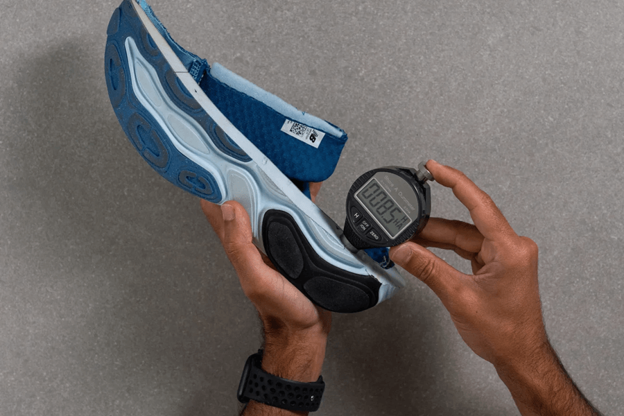 Review New Balance Fresh Foam X More v5: Giày chạy bộ đệm dày đáng thử nhất!