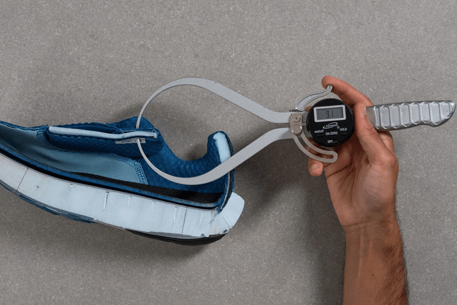 Review New Balance Fresh Foam X More v5: Giày chạy bộ đệm dày đáng thử nhất!