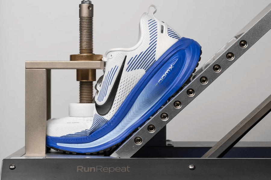 Review Nike Vomero 18: Giày chạy siêu thoải mái cho đường dài