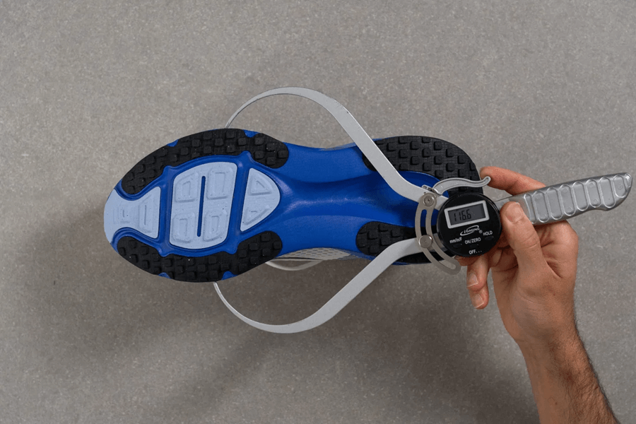 Review Nike Vomero 18: Giày chạy siêu thoải mái cho đường dài