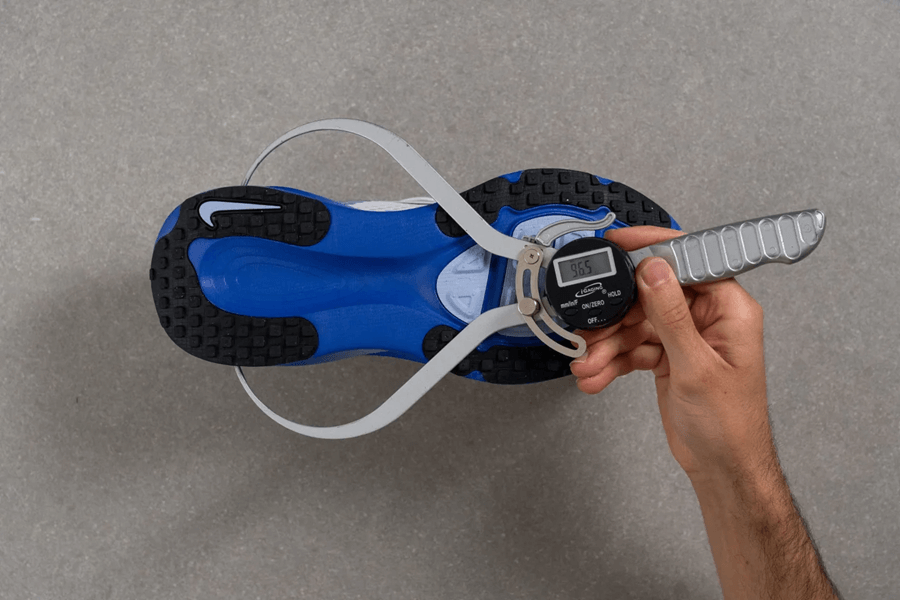Review Nike Vomero 18: Giày chạy siêu thoải mái cho đường dài