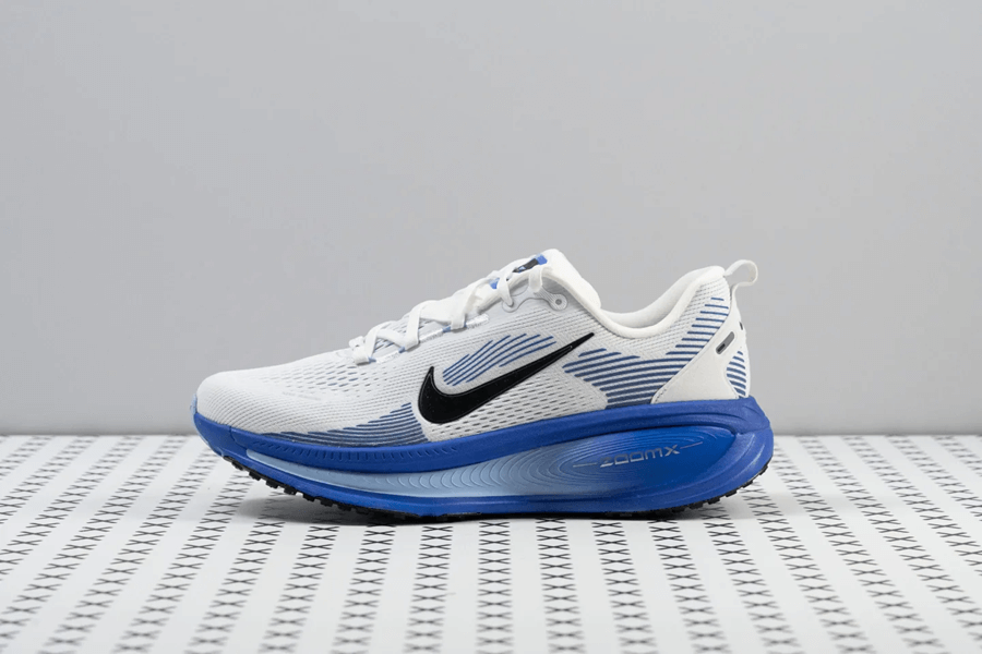 Review Nike Vomero 18: Giày chạy siêu thoải mái cho đường dài