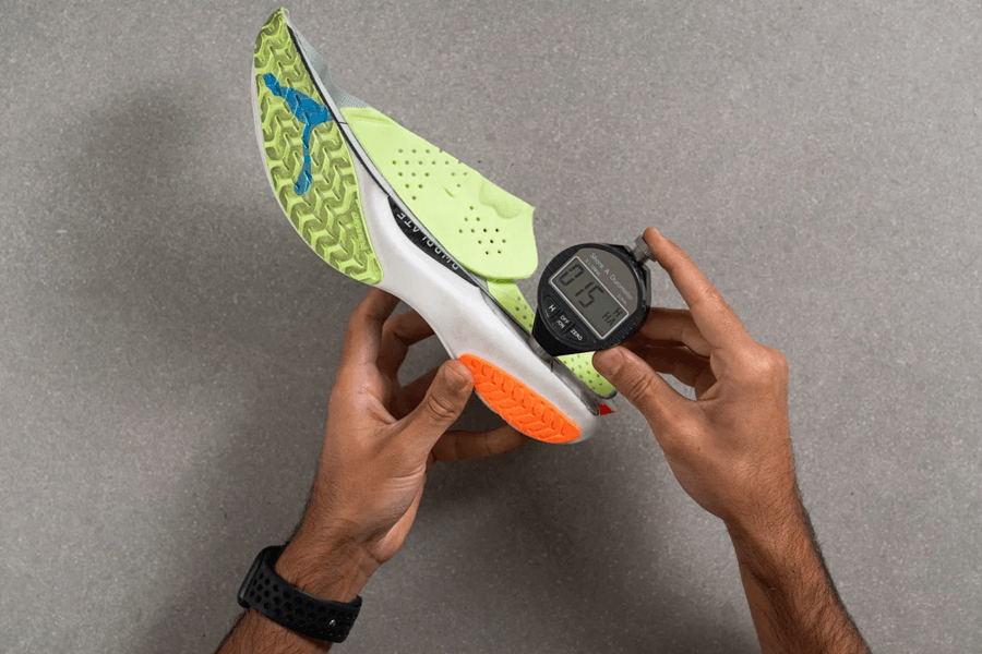 Review Puma Deviate Nitro Elite 3: Đôi giày đua nhanh, nhẹ, đầy hứng khởi!