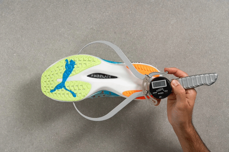 Review Puma Deviate Nitro Elite 3: Đôi giày đua nhanh, nhẹ, đầy hứng khởi!