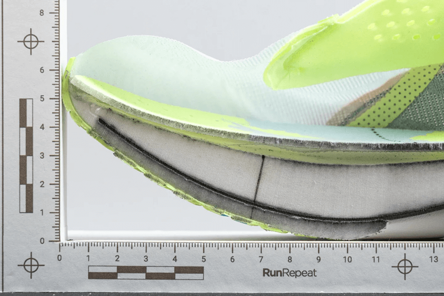 Review Puma Deviate Nitro Elite 3: Đôi giày đua nhanh, nhẹ, đầy hứng khởi!