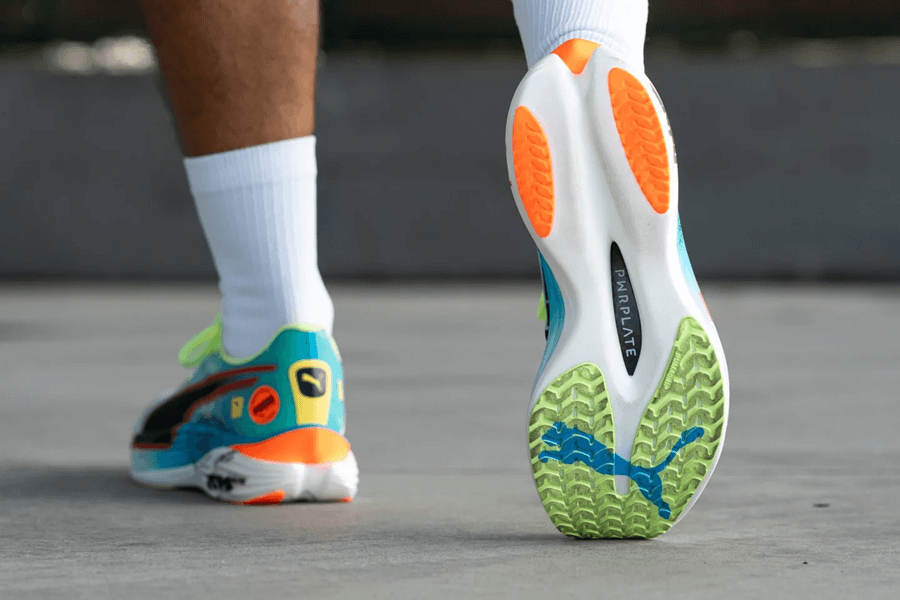 Review Puma Deviate Nitro Elite 3: Đôi giày đua nhanh, nhẹ, đầy hứng khởi!