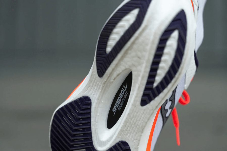 Review Saucony Endorphin Pro 4: Lựa chọn thông minh cho marathon