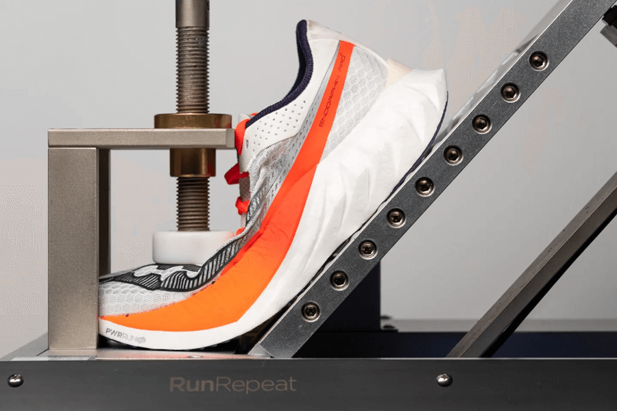 Review Saucony Endorphin Pro 4: Lựa chọn thông minh cho marathon