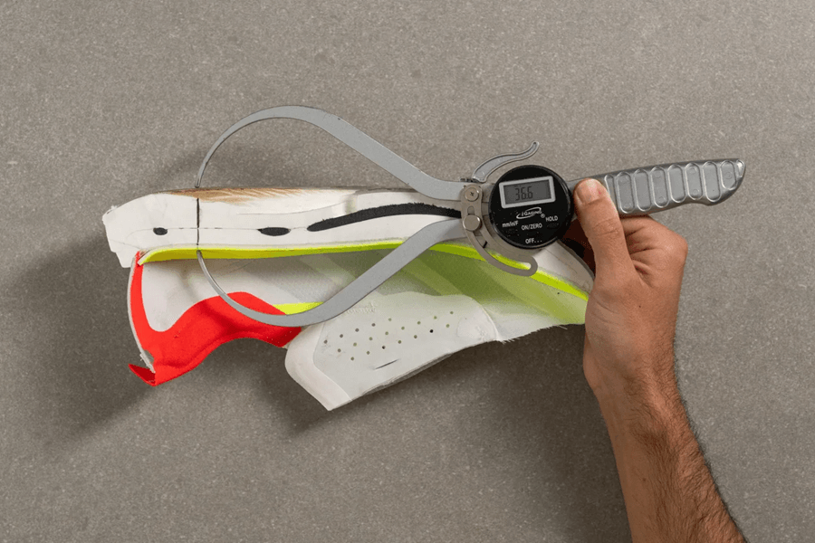 Review Adidas Adizero Adios Pro 4: Siêu nhẹ, siêu bật dành cho đường đua