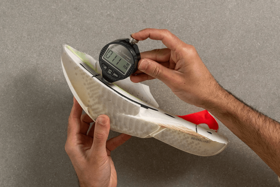 Review Adidas Adizero Adios Pro 4: Siêu nhẹ, siêu bật dành cho đường đua