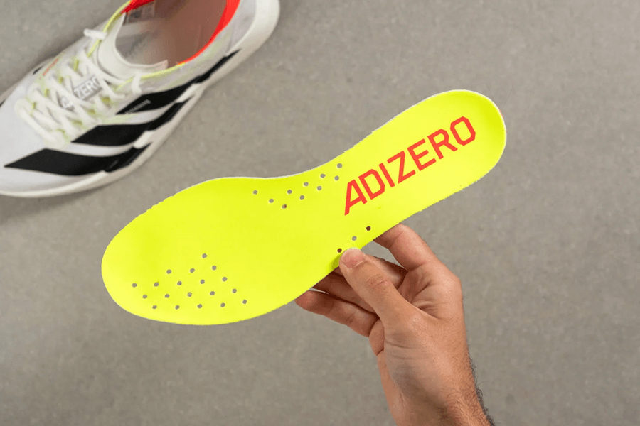 Review Adidas Adizero Adios Pro 4: Siêu nhẹ, siêu bật dành cho đường đua