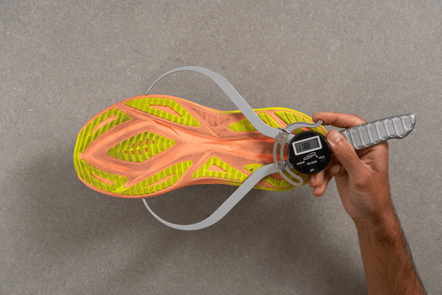 Review ASICS Superblast 2: Không carbon plate nhưng hiệu năng vẫn vượt mong đợi