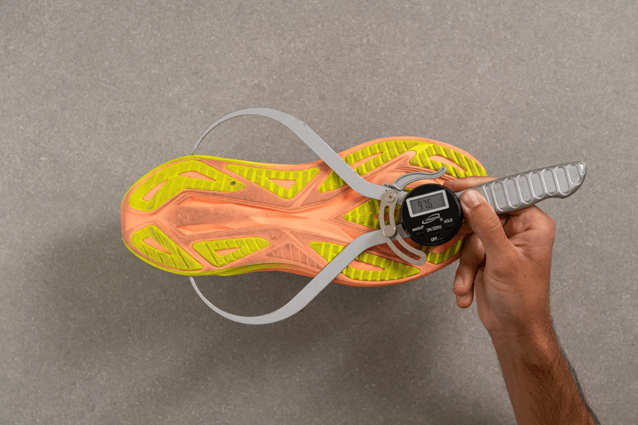 Review ASICS Superblast 2: Không carbon plate nhưng hiệu năng vẫn vượt mong đợi