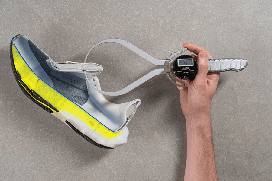Review Brooks Glycerin Max: Giày chạy hằng ngày siêu đệm, siêu êm, có nên mua không?