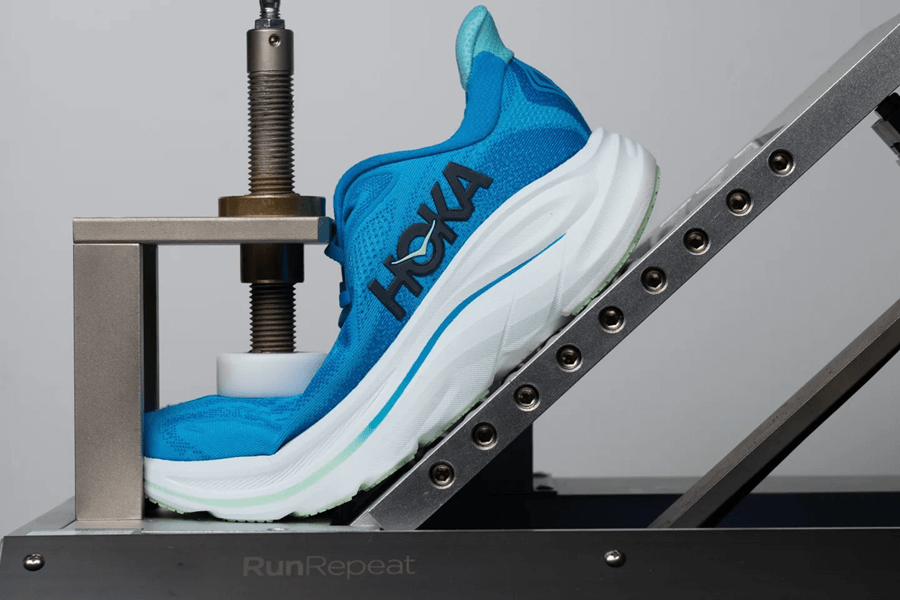 Review Hoka Clifton 10: Giày chạy đệm dày, bảo vệ khớp, lý tưởng cho hằng ngày