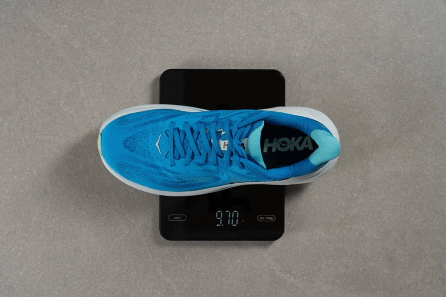 Review Hoka Clifton 10: Giày chạy đệm dày, bảo vệ khớp, lý tưởng cho hằng ngày