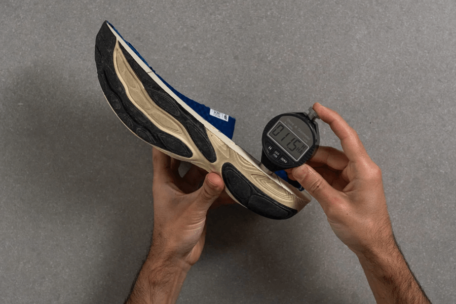Review New Balance Fresh Foam X 1080 v14: Đệm êm ái cho runner yêu sự thoải mái