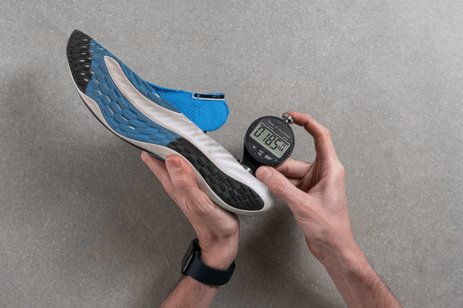 Review ASICS Gel Nimbus 26: Giày chạy hằng ngày siêu bám và thoáng khí tốt