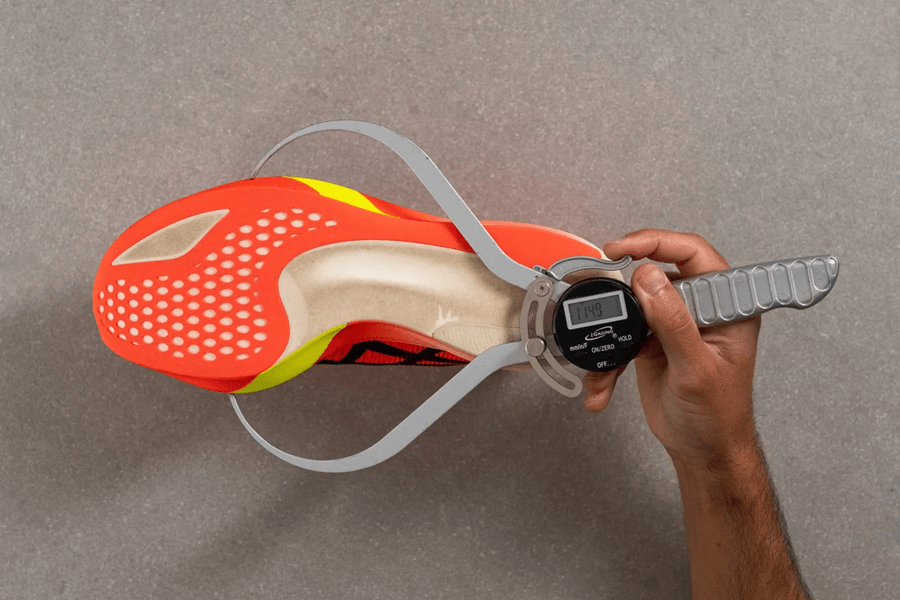 Review ASICS Metaspeed Sky Paris: Giày thi đấu nhẹ, hiệu suất đỉnh trên nhiều cự ly 42 Review ASICS Metaspeed Sky Paris: Giày thi đấu nhẹ, hiệu suất đỉnh trên nhiều cự ly