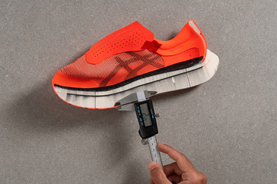 Review ASICS Metaspeed Sky Paris: Giày thi đấu nhẹ, hiệu suất đỉnh trên nhiều cự ly 44 Review ASICS Metaspeed Sky Paris: Giày thi đấu nhẹ, hiệu suất đỉnh trên nhiều cự ly