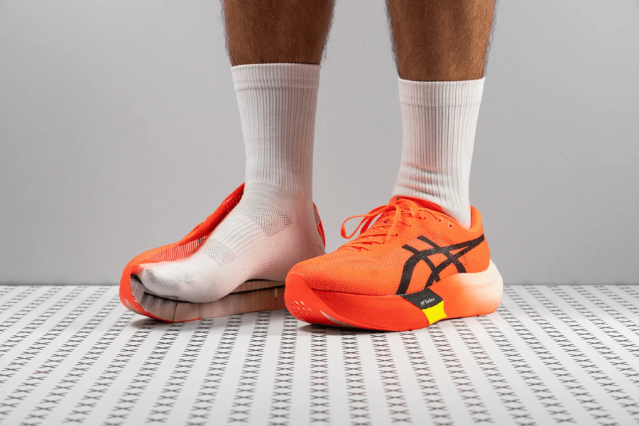 Review ASICS Metaspeed Sky Paris: Giày thi đấu nhẹ, hiệu suất đỉnh trên nhiều cự ly 1 Review ASICS Metaspeed Sky Paris: Giày thi đấu nhẹ, hiệu suất đỉnh trên nhiều cự ly