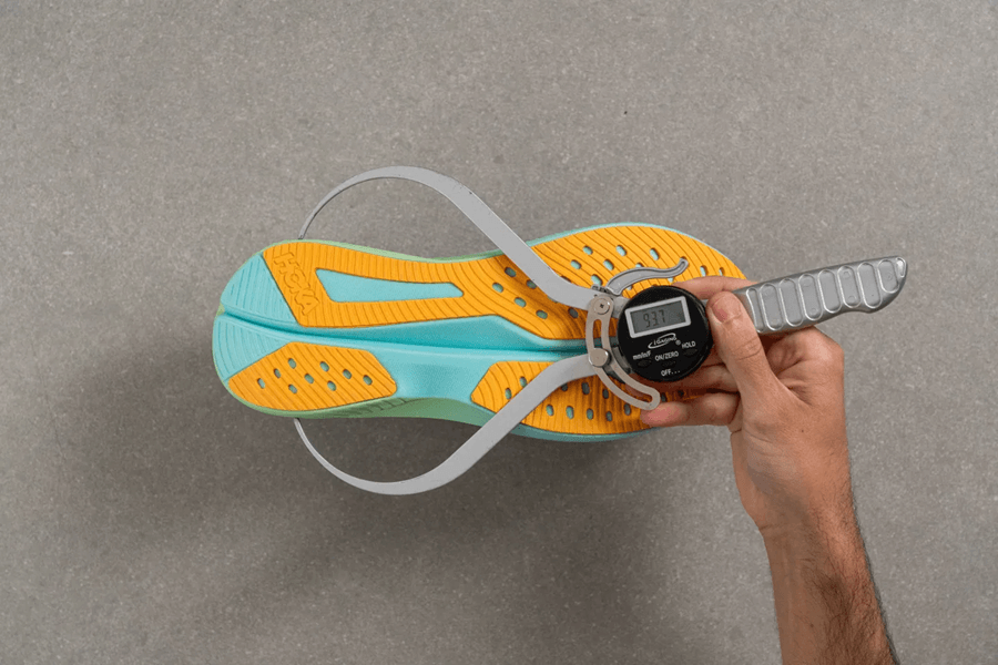 Review Hoka Mach 6: Giày chạy hằng ngày siêu nhẹ và ổn định cực cao