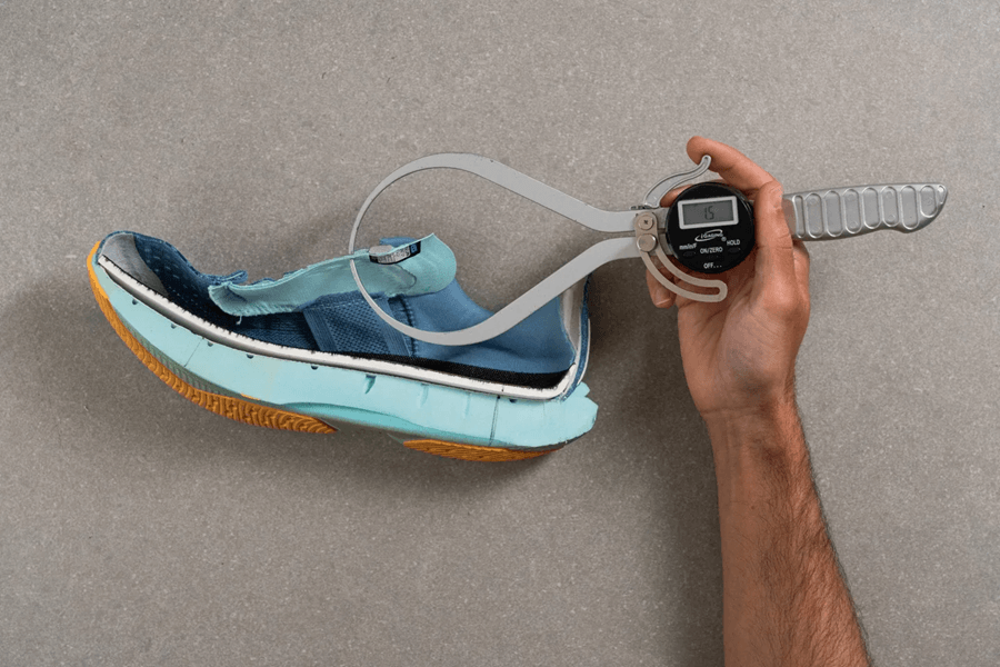 Review Hoka Mach 6: Giày chạy hằng ngày siêu nhẹ và ổn định cực cao