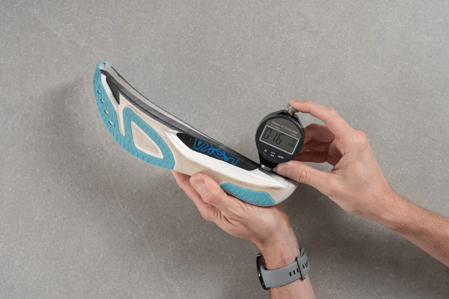 Review giày thi đấu Hoka Rocket X 3: Đánh đổi trọng lượng để lấy sự êm ái, liệu có xứng đáng?