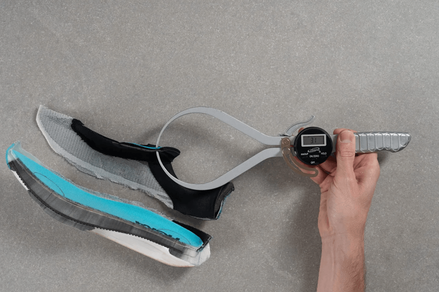 Review giày thi đấu Hoka Rocket X 3: Đánh đổi trọng lượng để lấy sự êm ái, liệu có xứng đáng?
