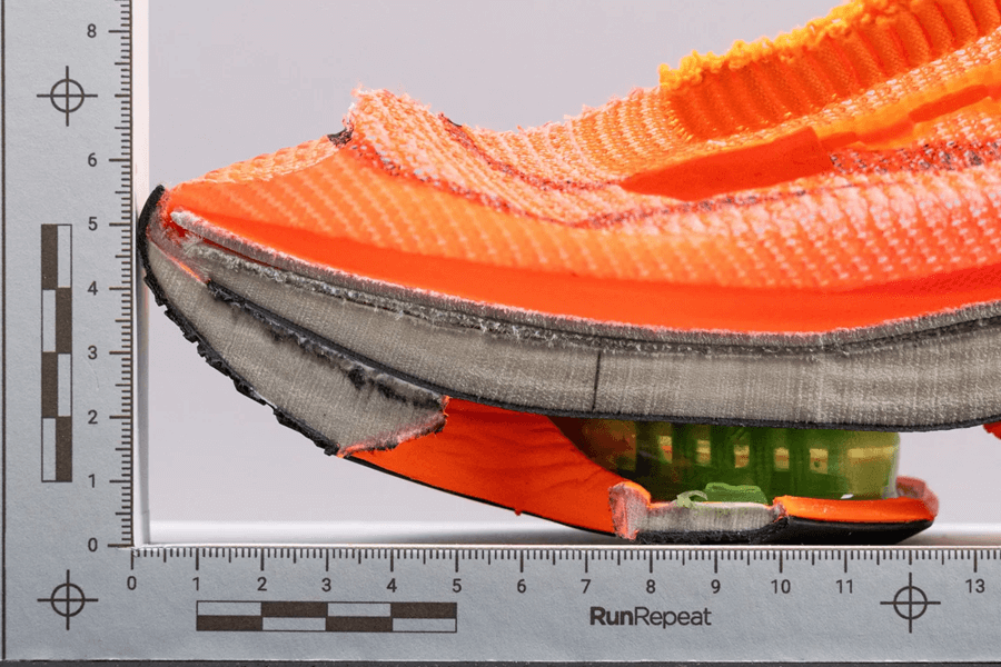 Review Nike Alphafly 3: Giày thi đấu nhẹ và khả năng chuyển hoàn năng lượng mạnh mẽ