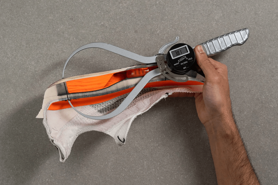 Review Nike Alphafly 3: Giày thi đấu nhẹ và khả năng chuyển hoàn năng lượng mạnh mẽ