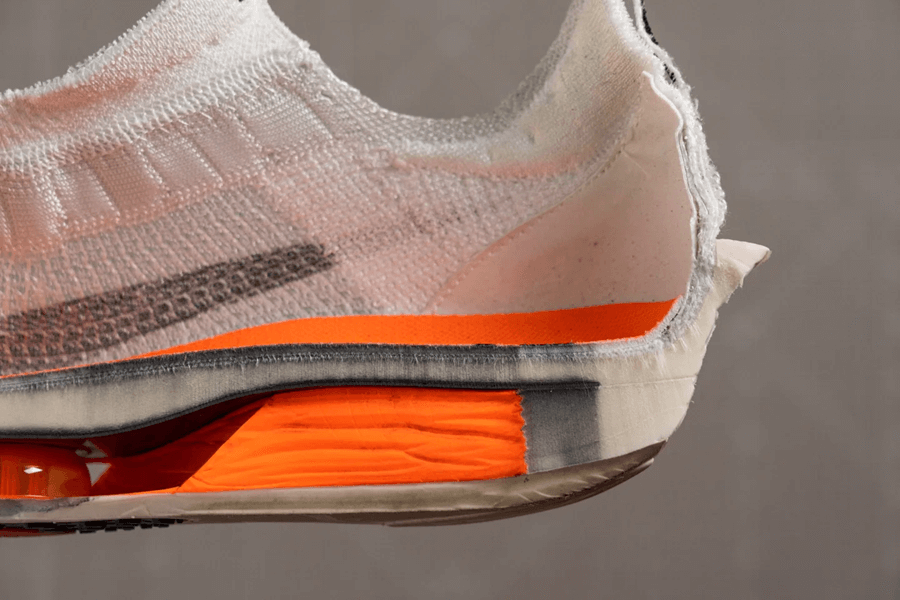 Review Nike Alphafly 3: Giày thi đấu nhẹ và khả năng chuyển hoàn năng lượng mạnh mẽ
