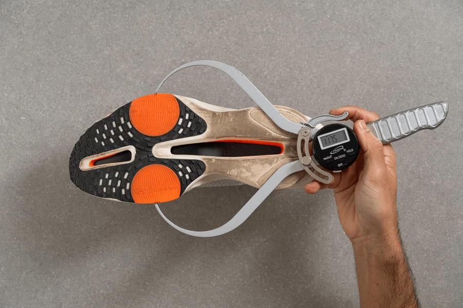 Review Nike Alphafly 3: Giày thi đấu nhẹ và khả năng chuyển hoàn năng lượng mạnh mẽ