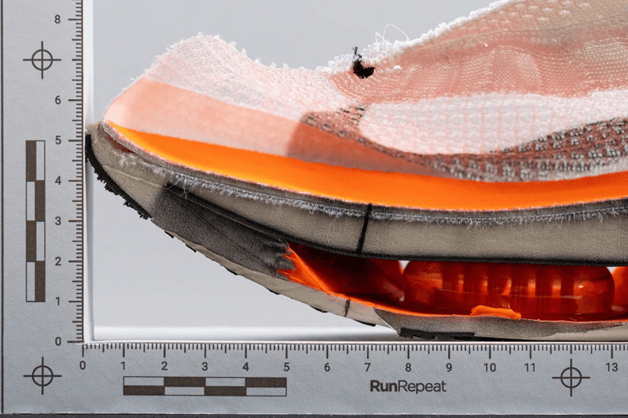 Review Nike Alphafly 3: Giày thi đấu nhẹ và khả năng chuyển hoàn năng lượng mạnh mẽ