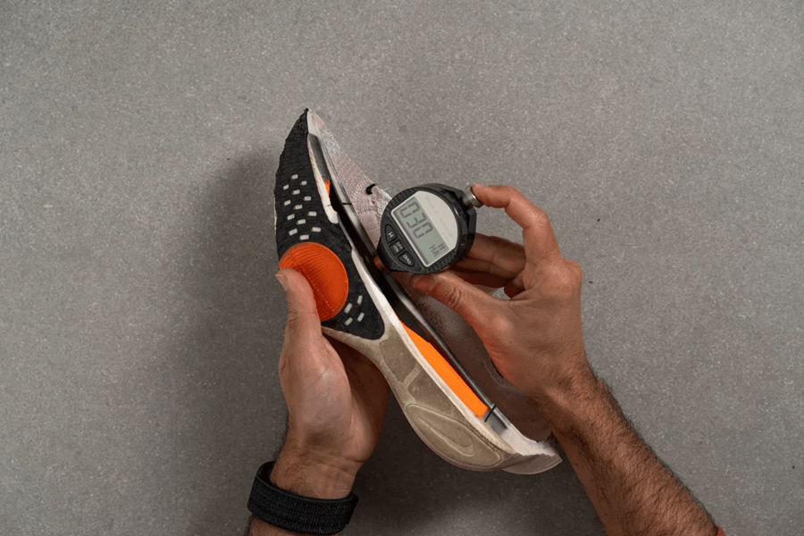 Review Nike Alphafly 3: Giày thi đấu nhẹ và khả năng chuyển hoàn năng lượng mạnh mẽ