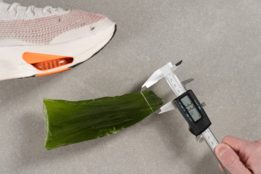 Review Nike Alphafly 3: Giày thi đấu nhẹ và khả năng chuyển hoàn năng lượng mạnh mẽ