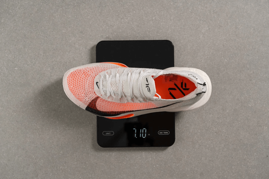 Review Nike Alphafly 3: Giày thi đấu nhẹ và khả năng chuyển hoàn năng lượng mạnh mẽ