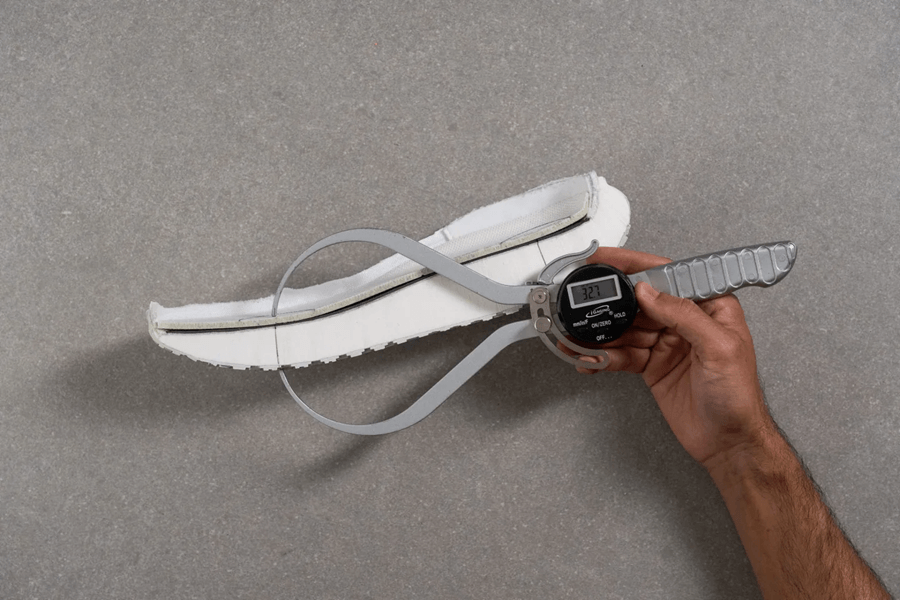 Review Nike Vomero Plus: Đôi giày đệm đế cao cho tập luyện hằng ngày