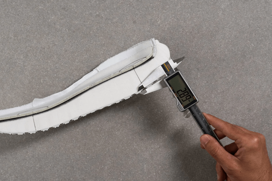 Review Nike Vomero Plus: Đôi giày đệm đế cao cho tập luyện hằng ngày