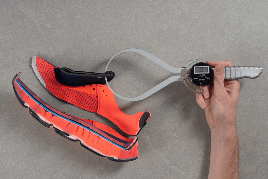 Review Skechers Aero Burst: Giày chạy hằng ngày đệm khủng cho runner yêu thích sự êm ái và bảo vệ khớp