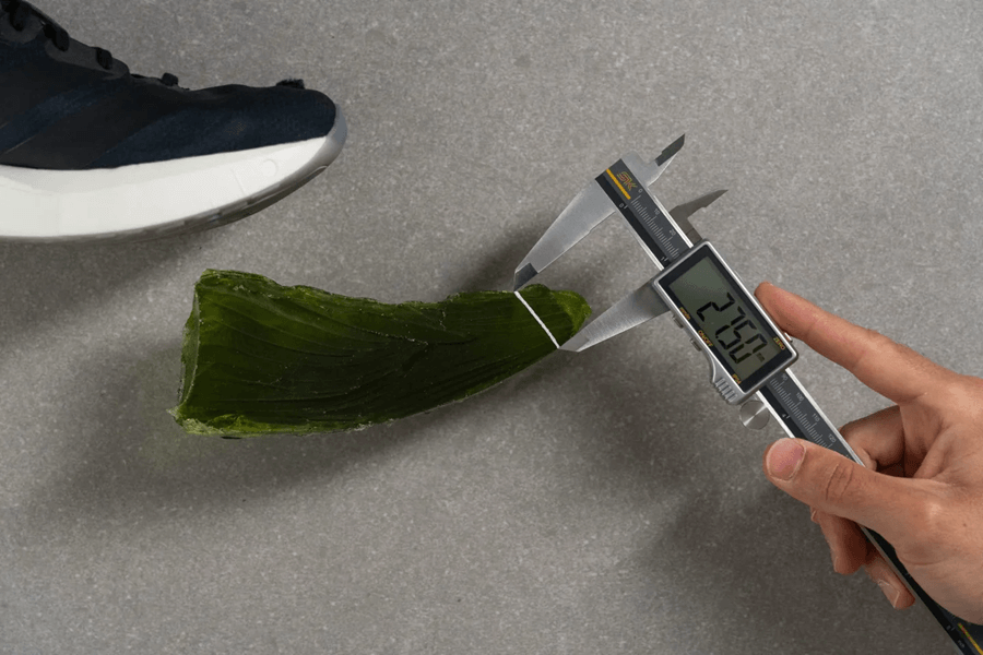 Review giày Adidas Adizero Adios 9: Giày thi đấu siêu nhẹ không plate dành cho Tempo và 5K–10K